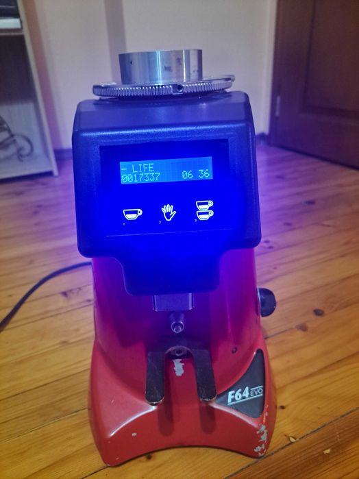 Професионална кафемелачка Fiorenzato F64 EVO (Червена) – Перфектно работеща