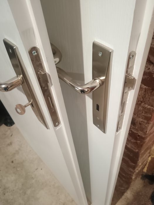 Интериорни врата един брой десни