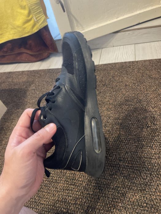 Продам кроссовки