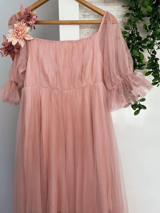 Рокли и венчета за бременни под наем за фотосесия