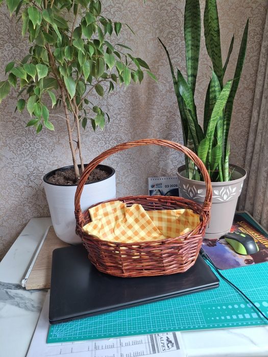 Продам небольшую корзину