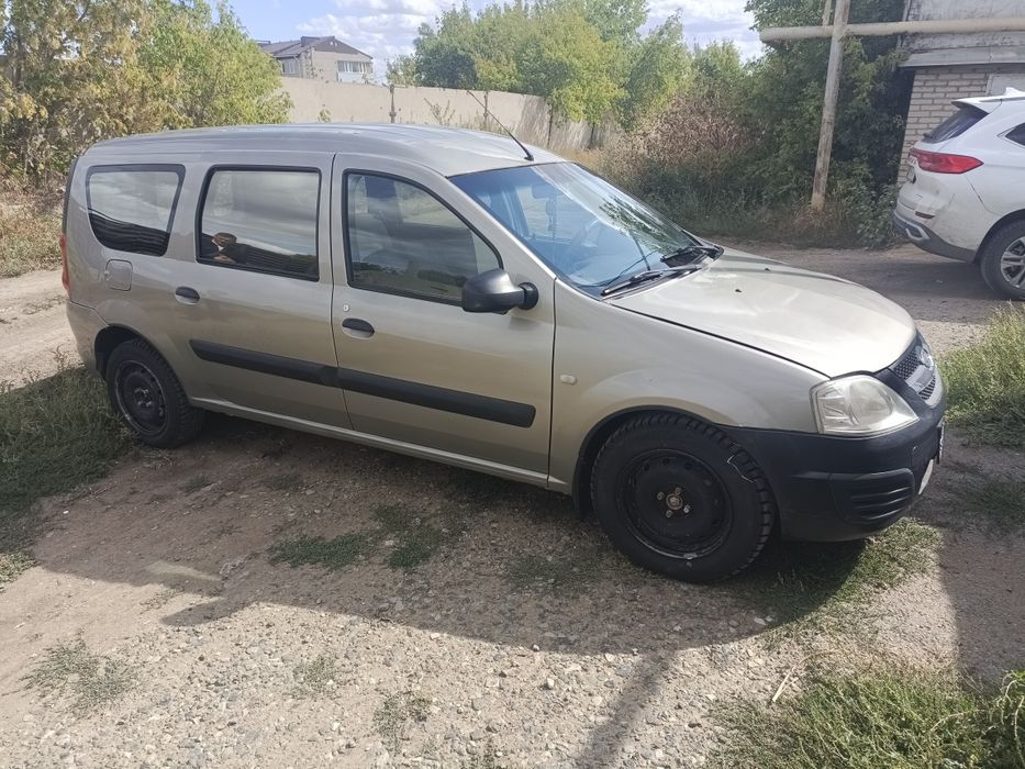 Lada largus 2013