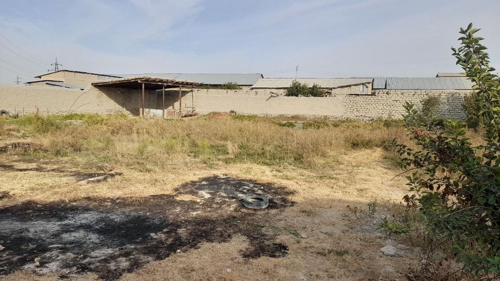 Участка сотилади