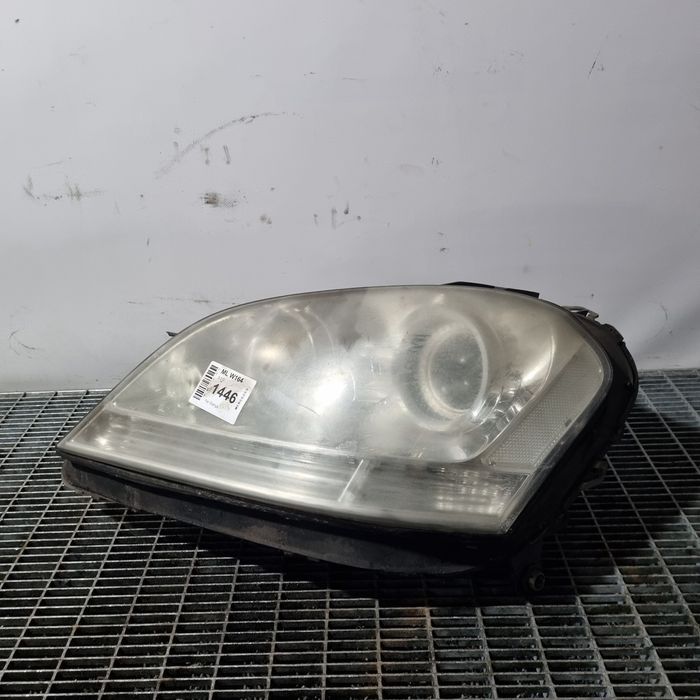 Ляв фар Mercedes ML W164 2005 - 2008 SUV 4 врати (1446) к