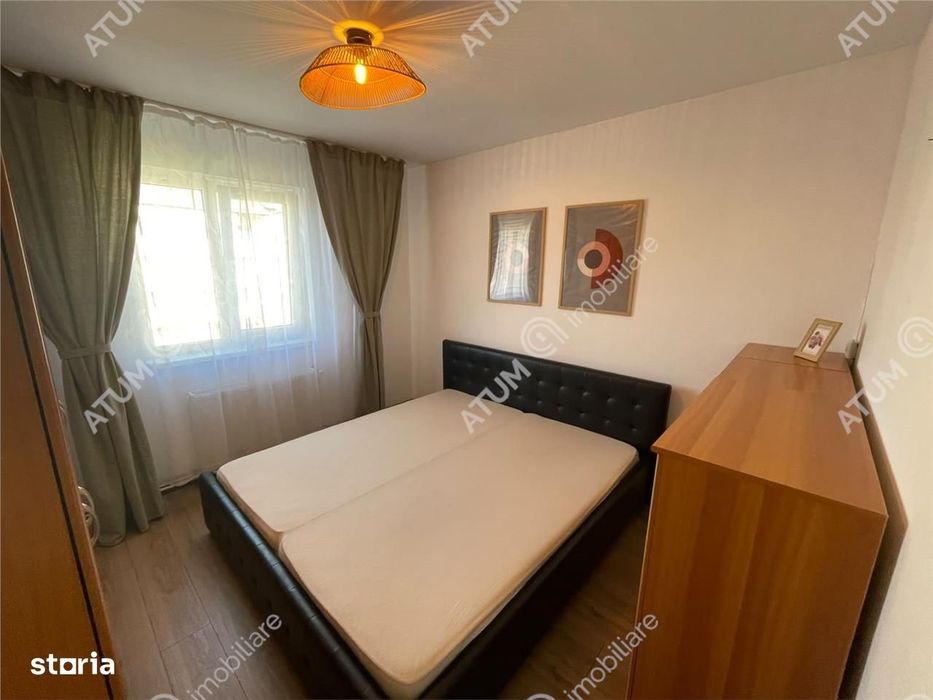 Apartament 3 camere decomandate si balcon inchis zona Strand Sibiu