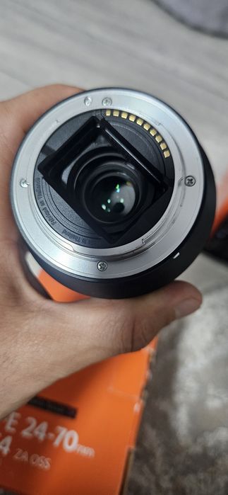 Obiectiv sony 24-70 F4