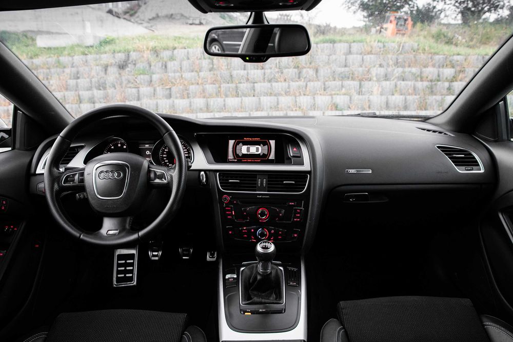 Audi A5 2.0T / RS 5 LOOK / Panoramic / 2011