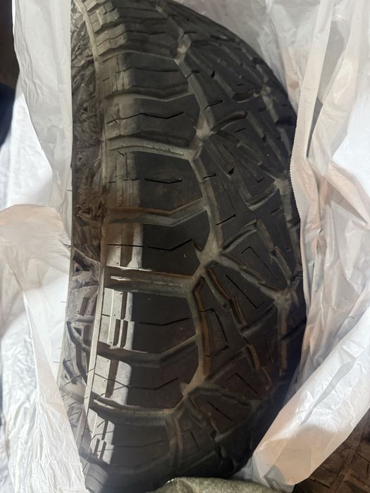 Продам комплект шин