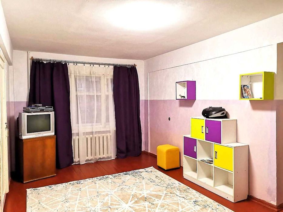 Сдам в аренду 2х-комнатную -ул.Бурова23, комнаты раздельные,  1 этаж