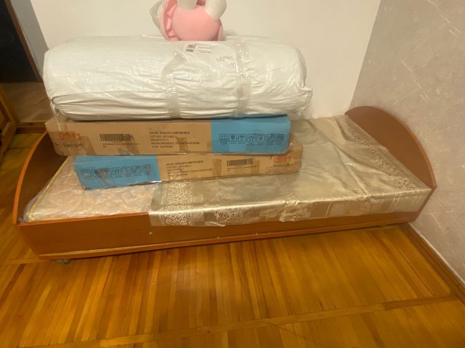 2 кровати с матрасами