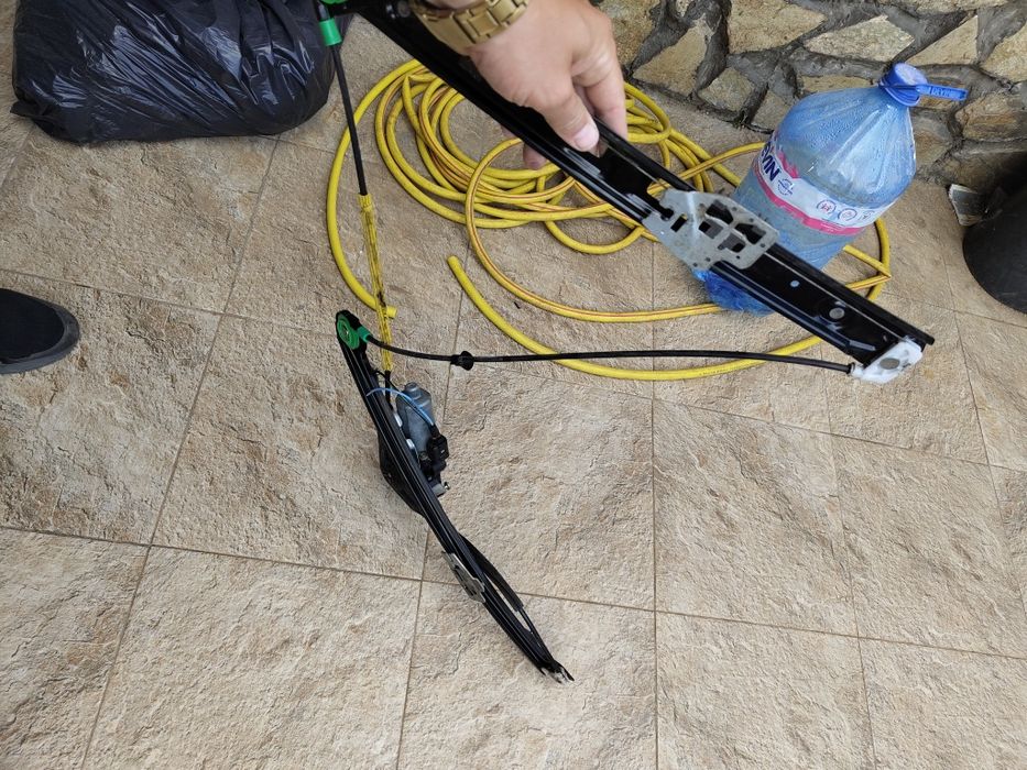 Преден ляв стъклоповдигач Бмв Е46