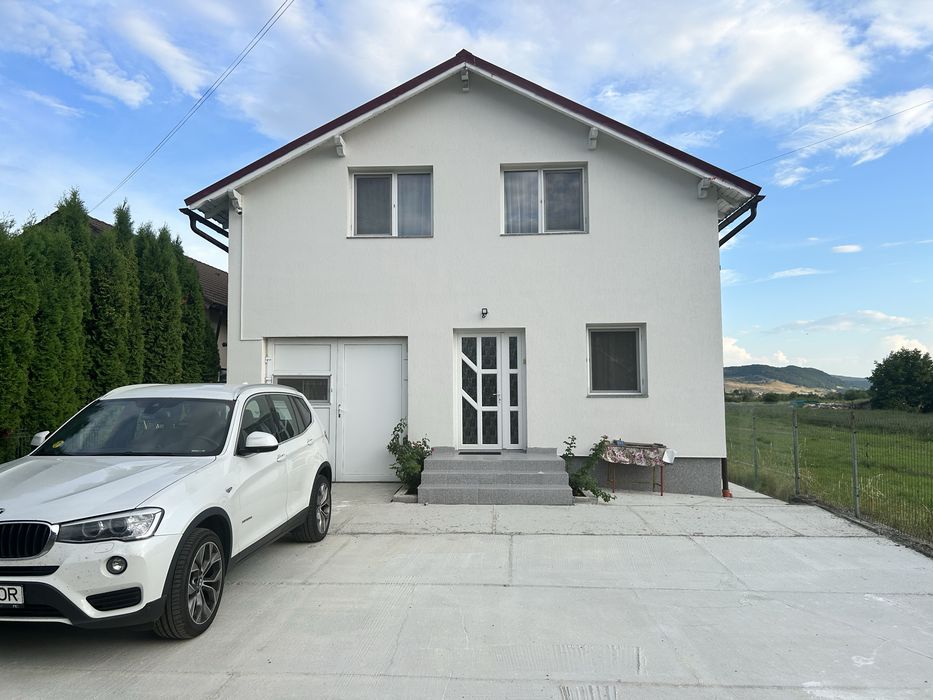 Casă de vânzare în Livezile – confort, spațiu și o proprietate care oferă mai mult decât o locuință