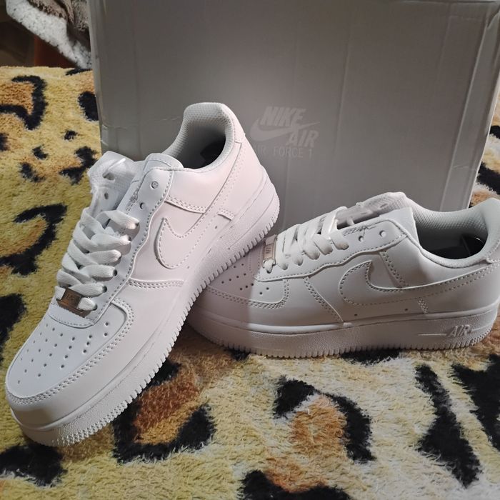 Vând Nike Air force 1s