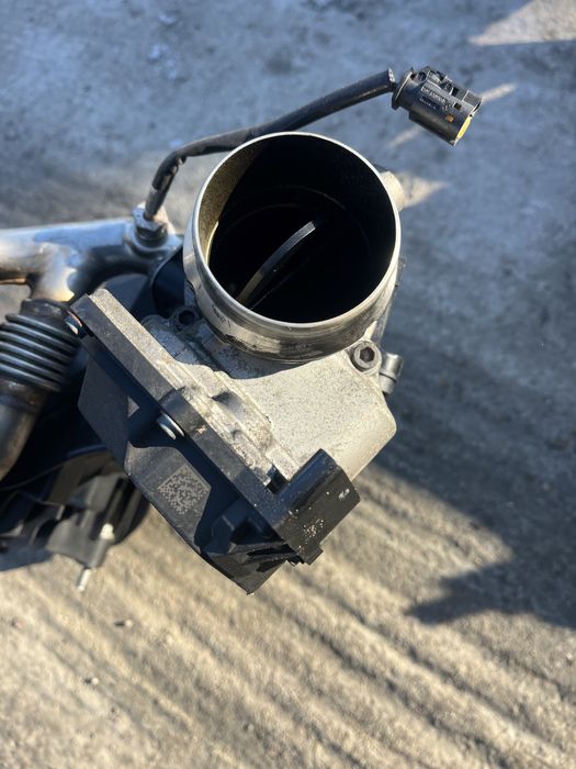Всмукателен колектор бмв ф10 ф11 ф01 е70 bmw f10 f11 f01 e70 kolektor