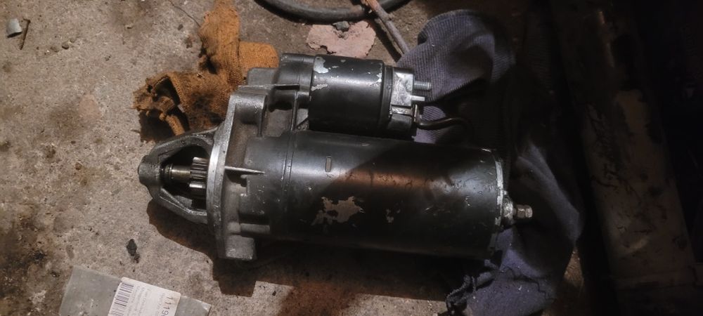 Продается стартер от мерседеас 124 2.8