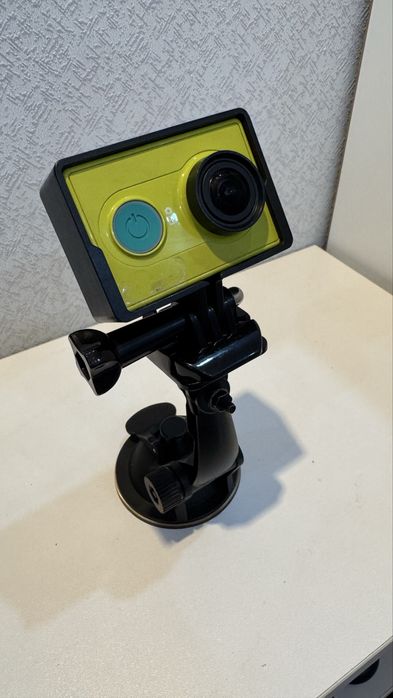 GoPro с креплением -присоской