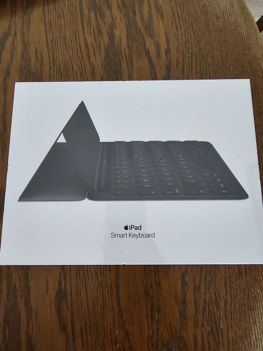 Tastatura ipad Smart Keyboard