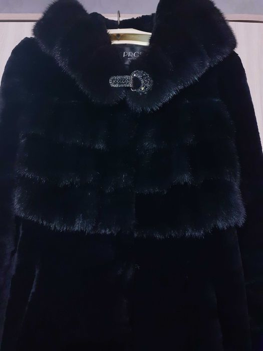 Продам женскую шубу