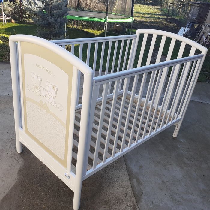 Pătuț pentru copii. Și cuier