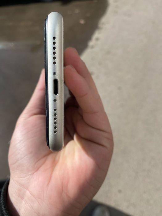 Обменяю айфон 11 на мотор