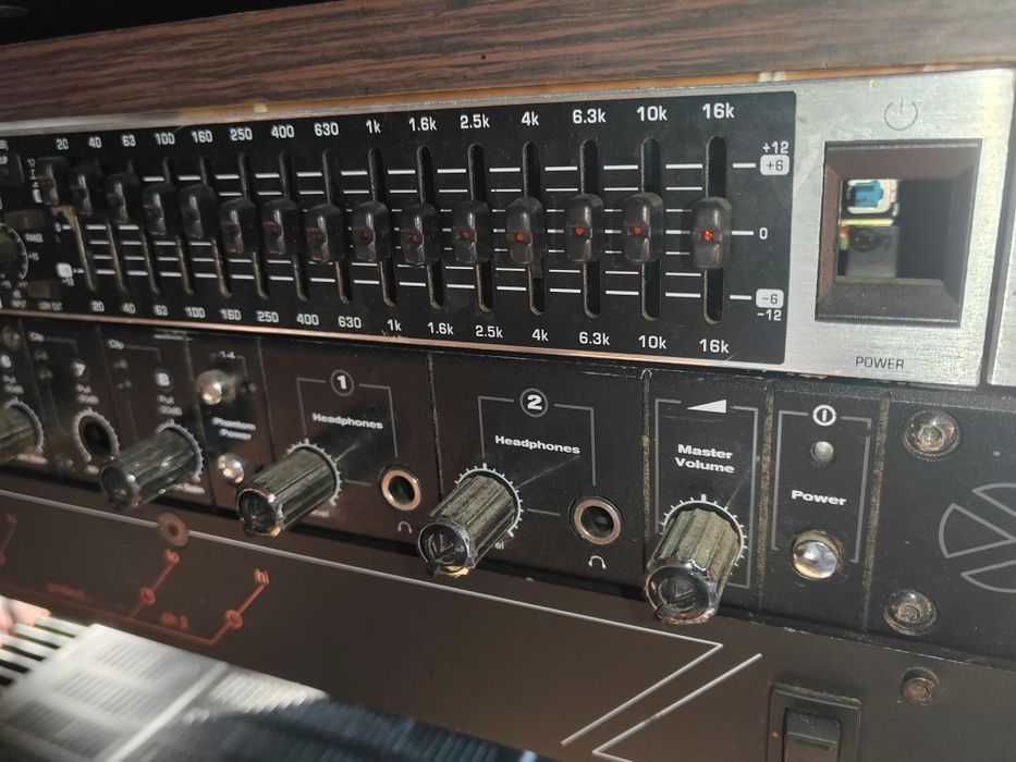 Vand/schimb:mixer, puteri