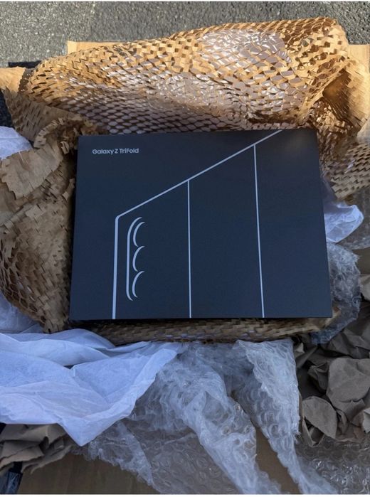 Samsung Galaxy Trifold