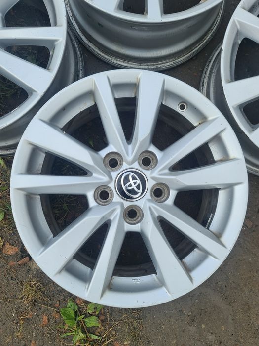 Диски toyota camry 70  r16 оригинал