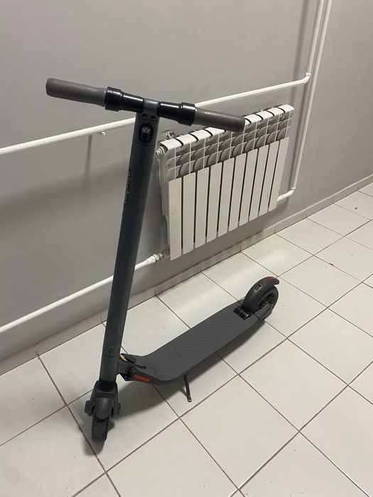 Продам электро самокат Ninebot