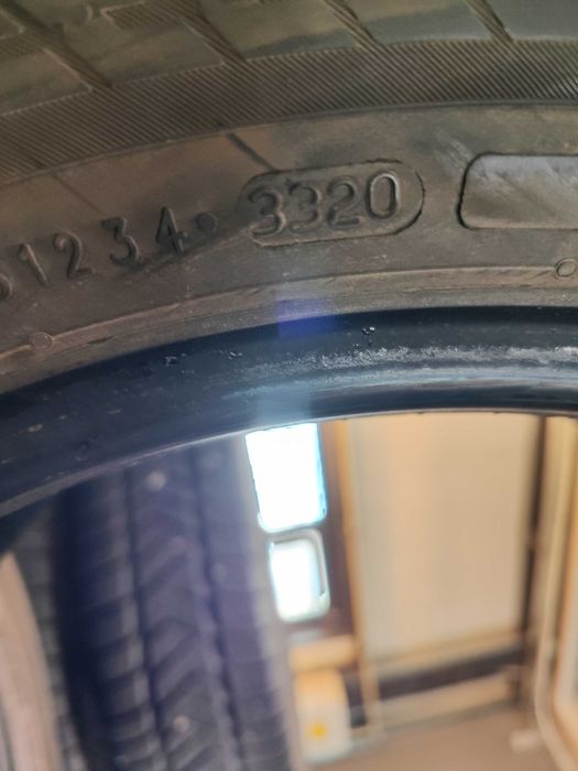 2бр.зимни гуми 215/55/17 Nokian