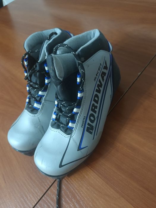 продам ботинки для беговых лыж 7 тыс 37 разм