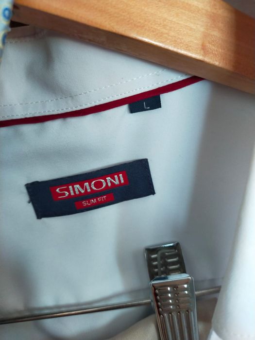 Продам костюм с белой рубашкой