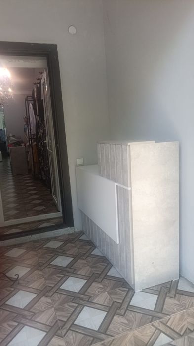Продам ресепшн стол