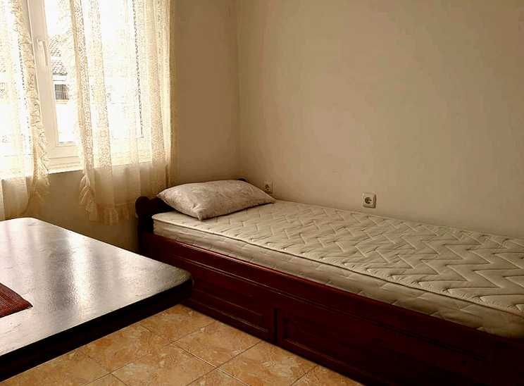 Дава се под наем Едностаен апартамент в Бургас, Възраждане - 45 кв.м за 204 € - Снимка #2