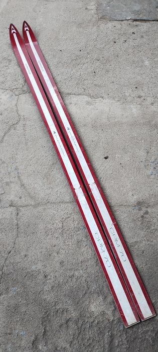 Vand o pereche de schiuri