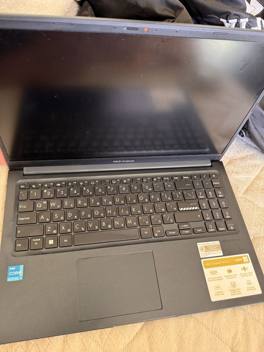 Лаптоп Asus Vivobook