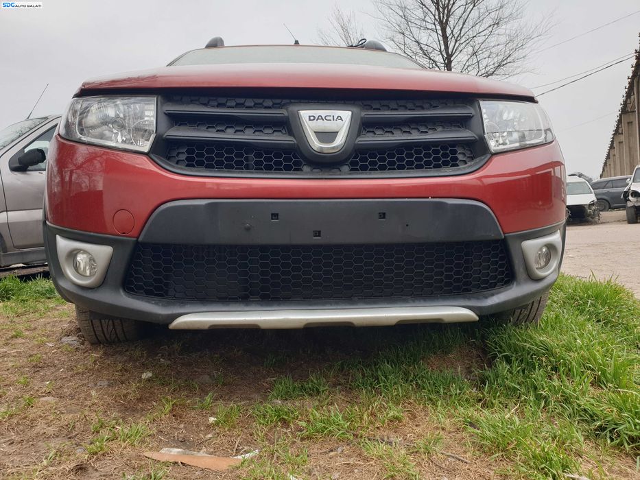 Bara Spoiler Fata Fara Grila cu Emblema Dacia Sandero 2 Stepway 2012 - 2016 Culoare Fire Red Metallic / Pearl TEB76 [K4311]
