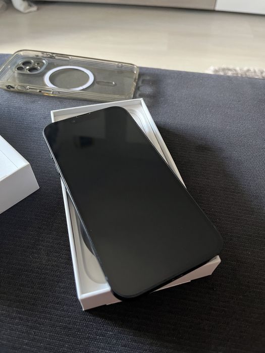 iPhone 13 Midnight 128GB Neverlocked