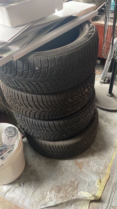 Продам зимние шины.        .