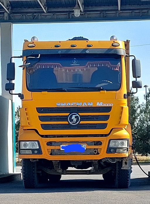Продаётся самосвал шакман .2017г.в пробег 315000.установлен газ.