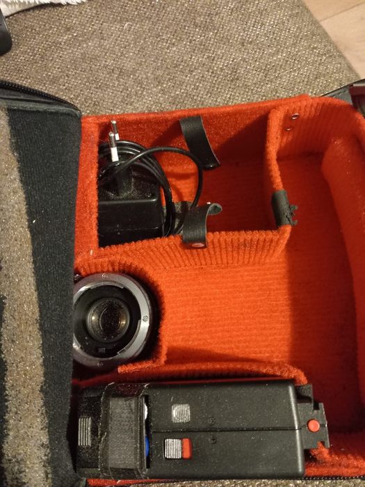 Vând aparat foto minolta xe-5 !