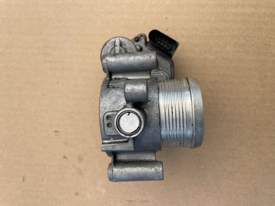 Clapeta Acceleratie Audi A6 C7 2.0 TDI CGLC CGLD CGLE cod 03L128063K