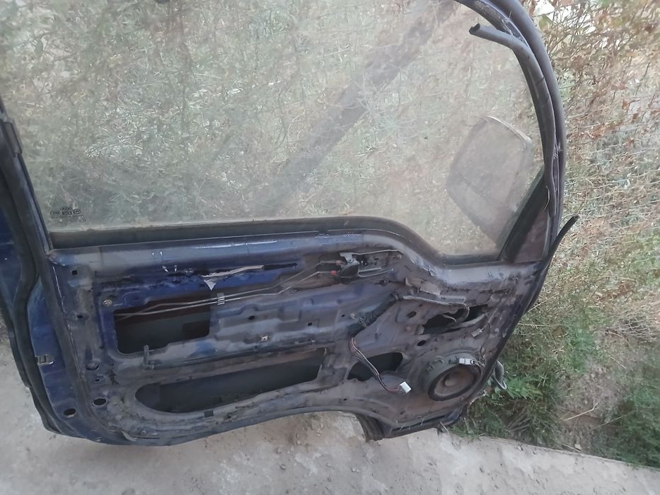 Левая дверь Kia Bongo