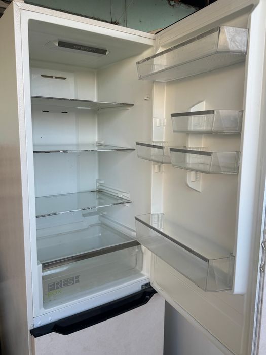 Двухкамерный холодильник