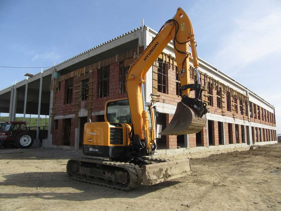 Excavator Hyundai R 80 CR-9A