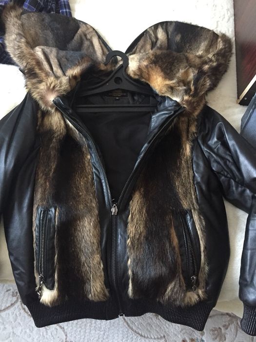 Продаю куртку кожаную