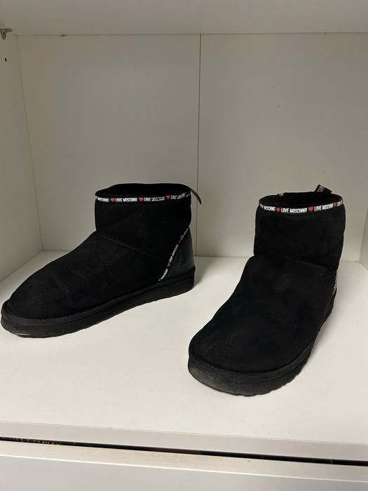 UGG Love Moschino