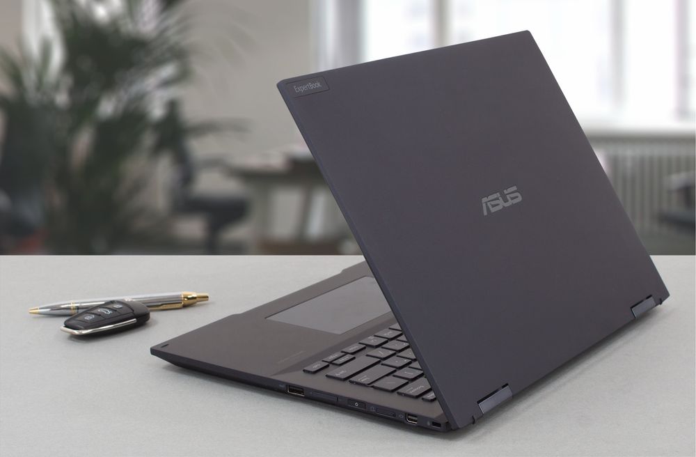 ASUS ExpertBook B7 i7-1260P / 16GB DDR5 RAM / 512GB SSD Touchscreen Flip 360 Бизнес Лаптоп
