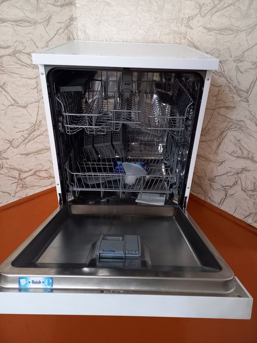 Продам посудомоечную машинку