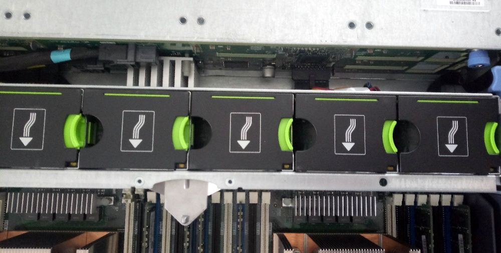 Сървър Cisco UCS C240 M4L 12*LFF 2*E5-2650v4 12c 2.2-2.9GHz 64GB MRAID