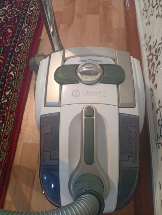 Пылесос VITEK-1833